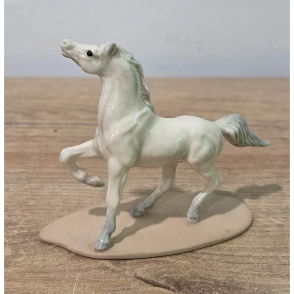 Vintage Hagen Renaker Miniature Horse Figurine Porcelain White Arabian 3''